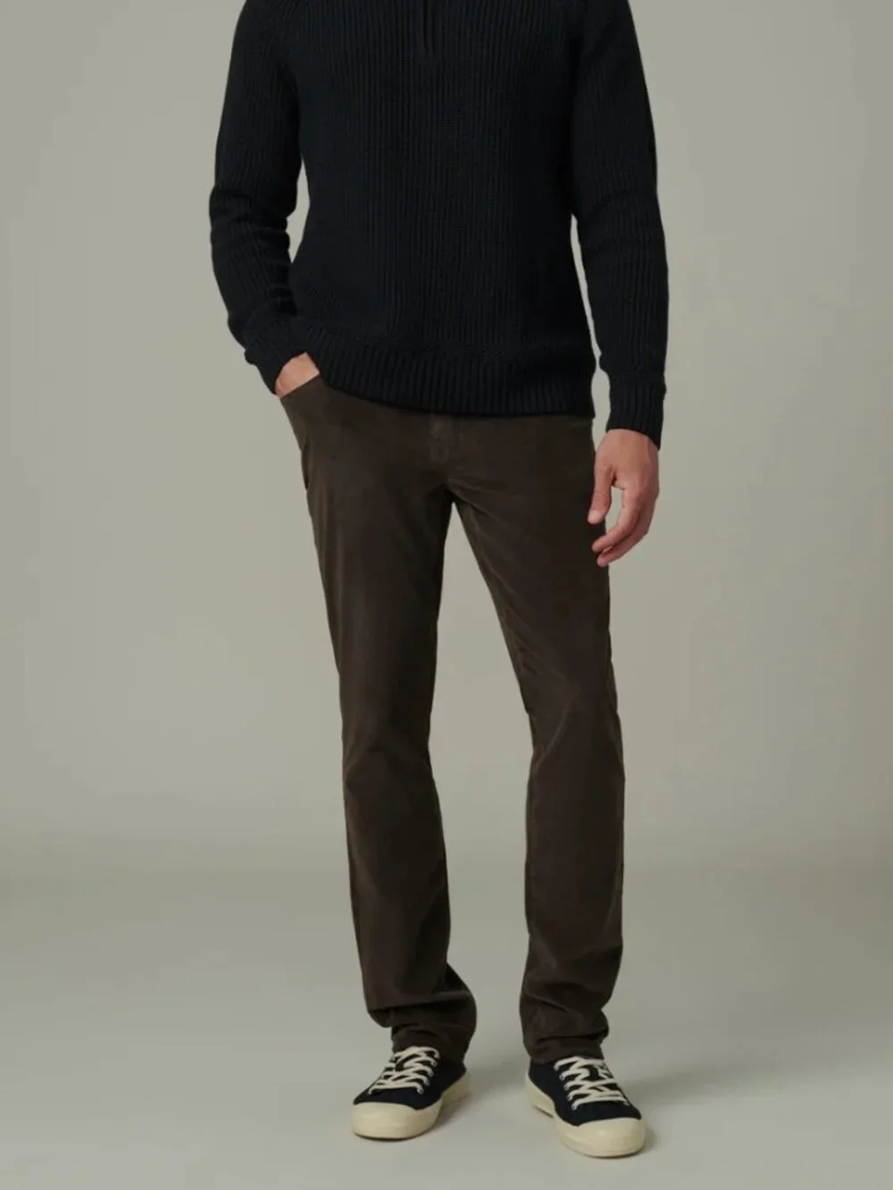 Joe's Jeans The Asher Cord Slim Jean Size 31 Espresso